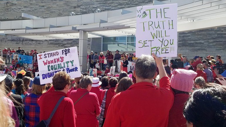 Many people brought their own signs to Wednesday’s rally. (Photo by Vicente Serna)