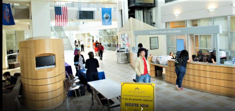 Image for display with article titled Financial Aid Fraud in CA Community Colleges Triggers Call for Trump to Investigate