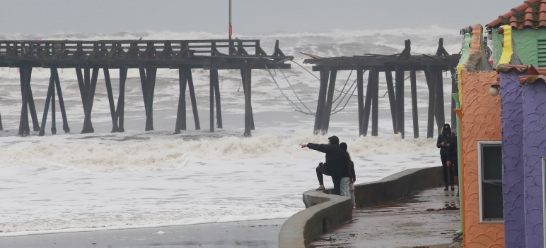 Image for display with article titled Does a Pending El Niño Takeover of La Niña Explain This Winter’s Weather?