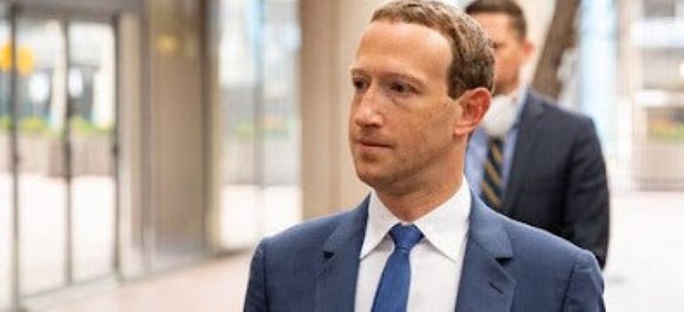 Image for display with article titled Zuckerberg Announces 10,000 New Layoffs at Meta