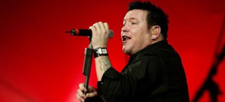 Image for display with article titled Steve Harwell, Former Smash Mouth Lead Singer, Dies at 56