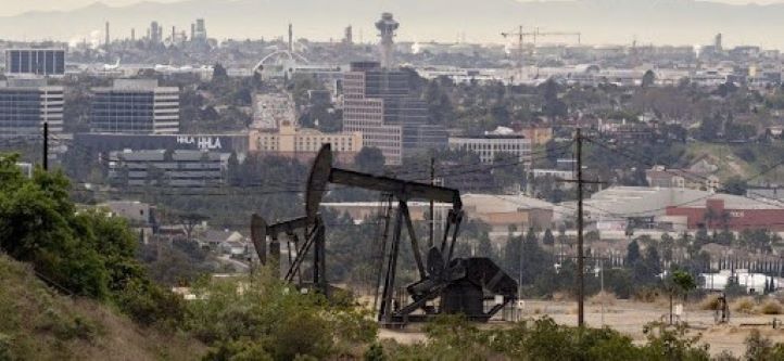 Image for display with article titled How Big Oil Wins in Green California