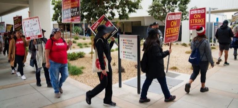Image for display with article titled Strike by Kaiser Mental Health Workers Drags on as Talks Resume